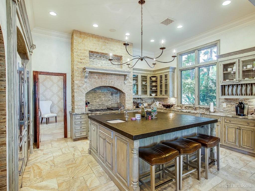 Luxury Jupiter FL Homes For Sale with Upscale Kitchens